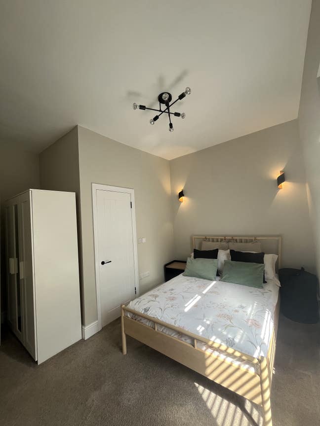TWO Double Rooms EN SUITE!! Professionals 🫶💫 Main Photo