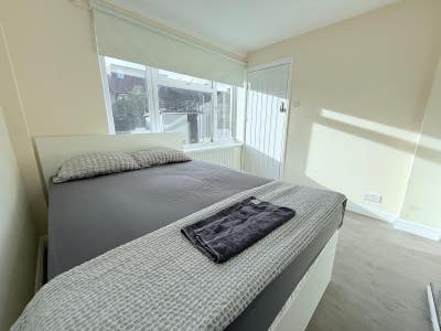 Spacious & Cosy Double Room for Rent – UB5 6JA Main Photo