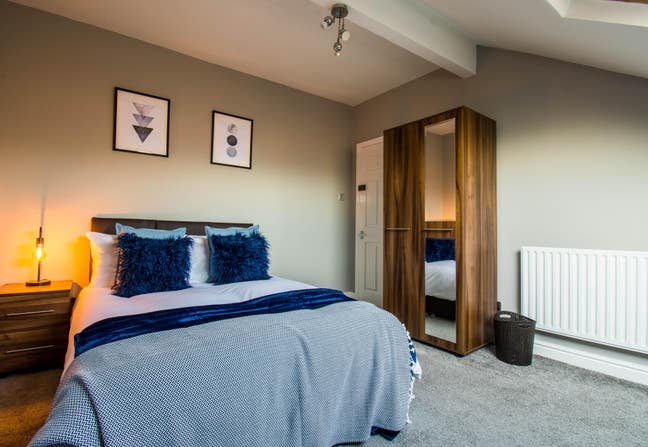 HUGE Room - Prof House Share LS7 Main Photo