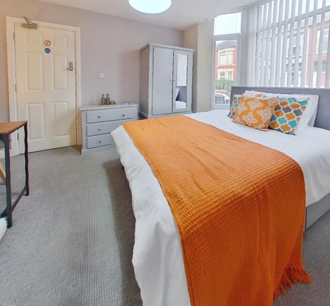 En-Suite Room - Liverpool  Main Photo