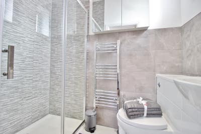 Propod 3 Double Room with Ensuite Close to Qa  Main Photo