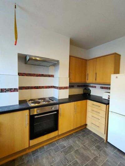 Homely Spacious House Ideally Located Main Photo