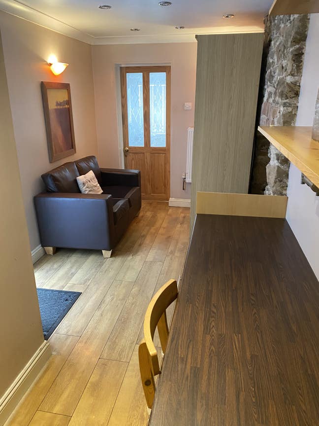 1 double bedroom self contained flat  Main Photo