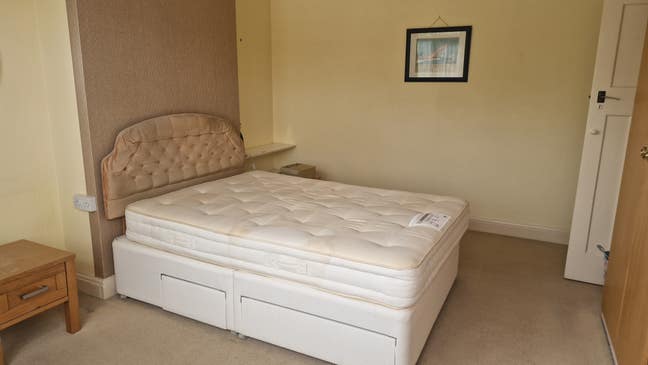 Low cost accommodation in New Barnet EN5 Main Photo