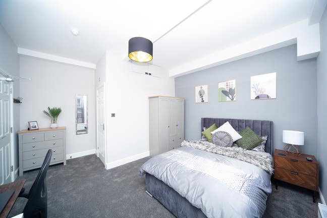 Modern Large En-Suite Room, All Bills inc! Main Photo