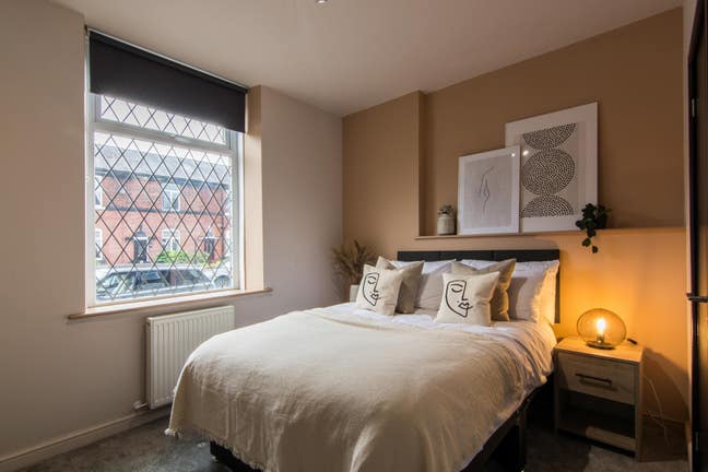 ✨ Stylish Ensuite Rooms Available – in Bury 🏡 Main Photo