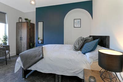 Large Stylish Ensuite Rooms Main Photo