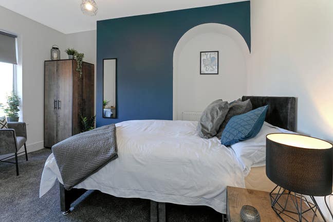 Large Stylish Ensuite Rooms Main Photo