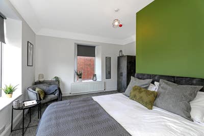 Spacious Ensuite Rooms Available in Stylish HMO  Main Photo