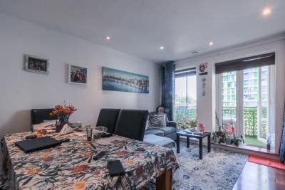 2 bedroom great condition flat to rent in London Main Photo