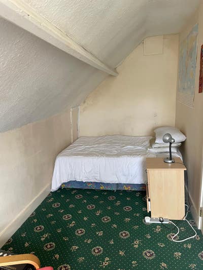 Six-months rent - big room for 480 + bills Main Photo