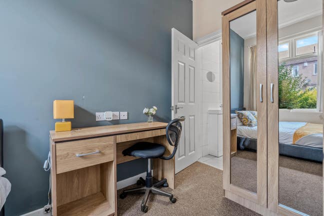 ✨ Upper Stoke Last Double En-Suite Room ✨ Main Photo