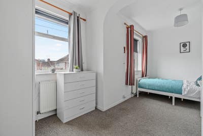Double room in tidy Cheylesmore house-share Main Photo