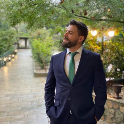 Hello there! I’m Oscar! a Finance Professio... Main Photo