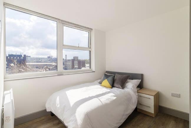 *Central Flatshare by Derby Station Main Photo