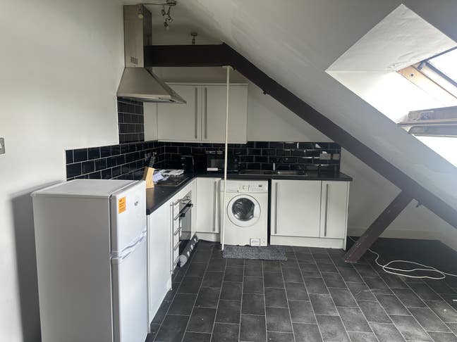 2 Rooms in a 2 Bedroom flat in central Leicester Main Photo