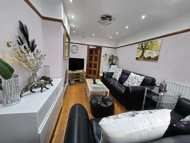 Luxury double bedroom  Main Photo