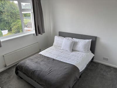 Double room to rent, close to transport links  Main Photo