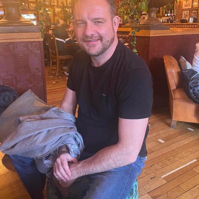 Professional Male seeks a double room Main Photo