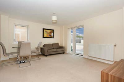 Spacious Ground Floor 1-Bedroom Flat in Charlton – Main Photo