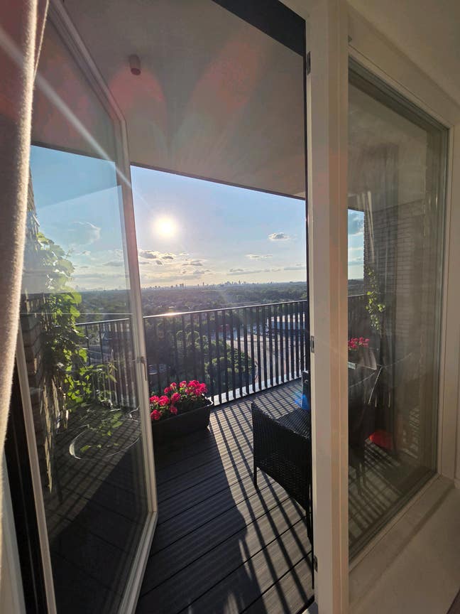 Double bedroom with private bathroom and balcony Main Photo