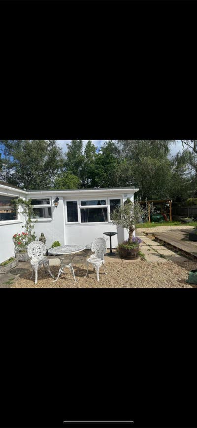 Beautiful Annex located in St.Leonard’s  Main Photo