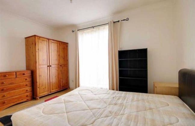 Double room for a single person available now  Main Photo