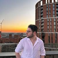 Hi there, I am a professional who works for l... Main Photo