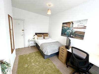 Recently refurbished house share in Greenbank Main Photo