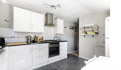 Lovely 1-bed flat in Tooting Main Photo