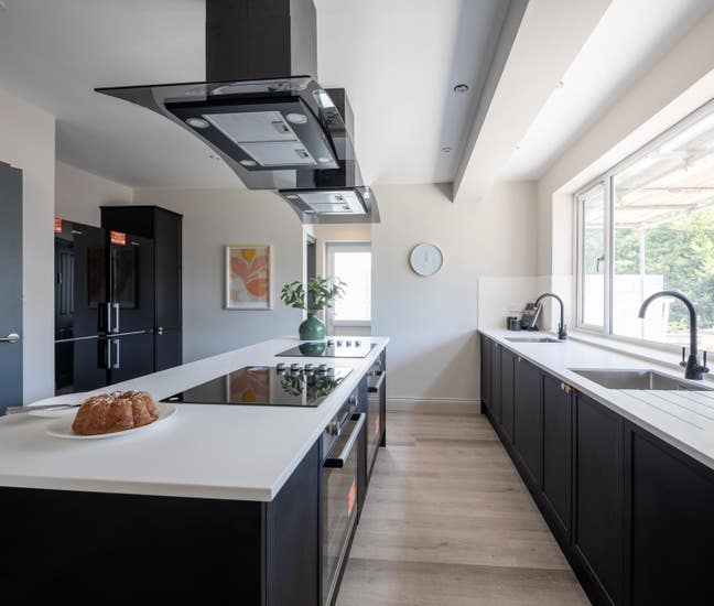 Fabulous New Home-All En-Suites-Bills Included Main Photo