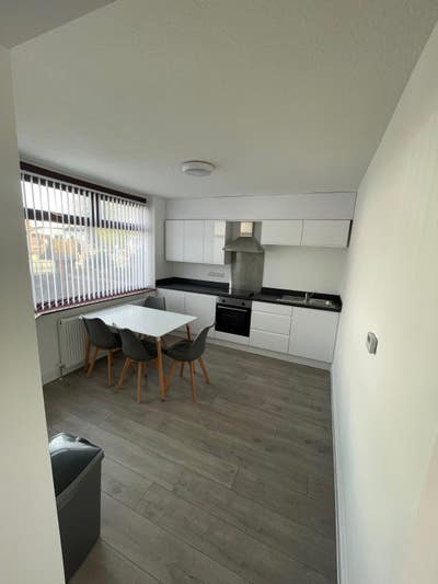 3 bedroom house Main Photo