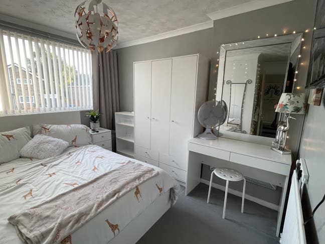 Double room in quiet, clean, friendly house share Main Photo
