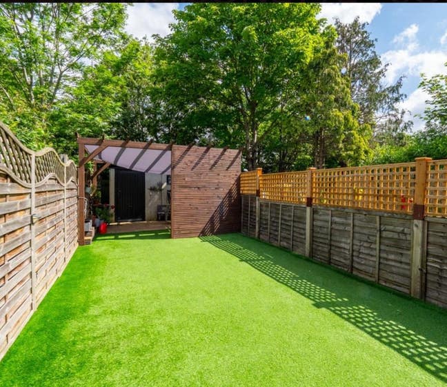 Double Room with garden in 2-Bed Flat – Carshalton Main Photo