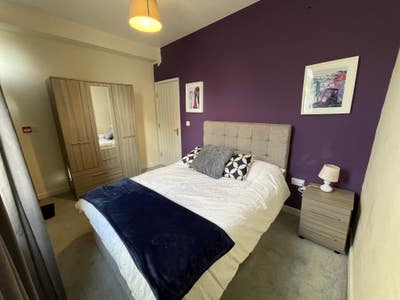  Wortley: Room for professionals  Main Photo