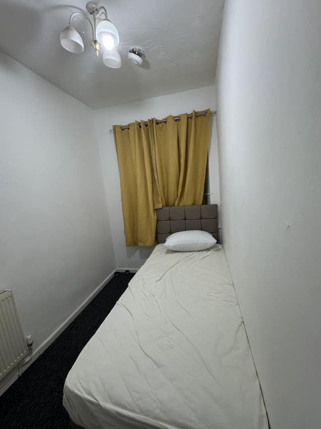 Room in Shared Home – Furnished Room Available Main Photo