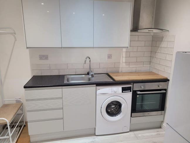 Private ensuite double bed studio (annex) Main Photo