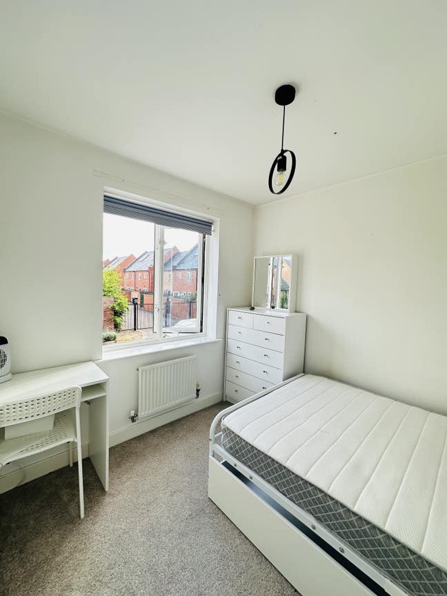 Double Room Northampton with Parking  Main Photo