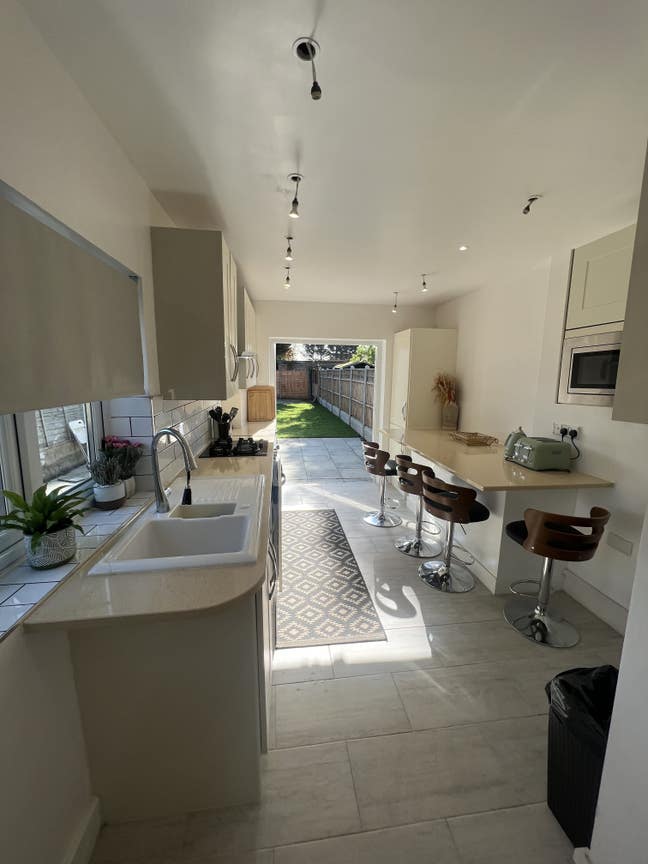 Double room - Garden, Cleaner & Own Shower Room Main Photo