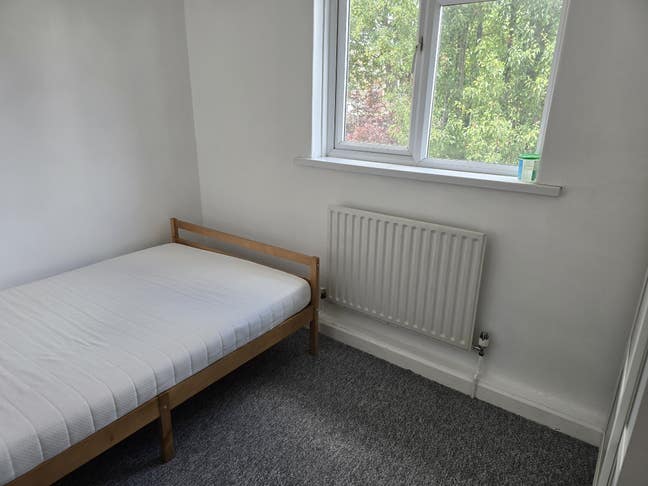 Ealing South W5 - 1 Good Size DOUBLE room to let Main Photo