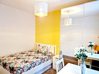 Excellent renovated room, all bills included! Main Photo