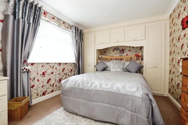 Looking for a roommate large double room in CV1 Main Photo