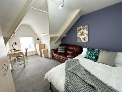 Prof House Share - Near city centre Main Photo