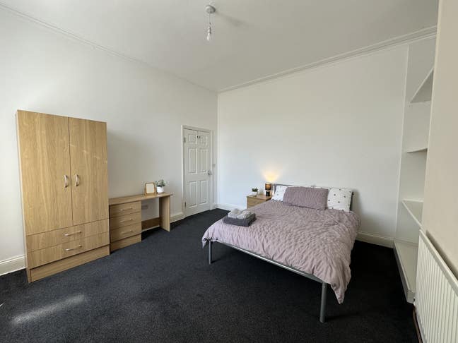 Room to let opposite Sunderland Hospital in SR4 Main Photo