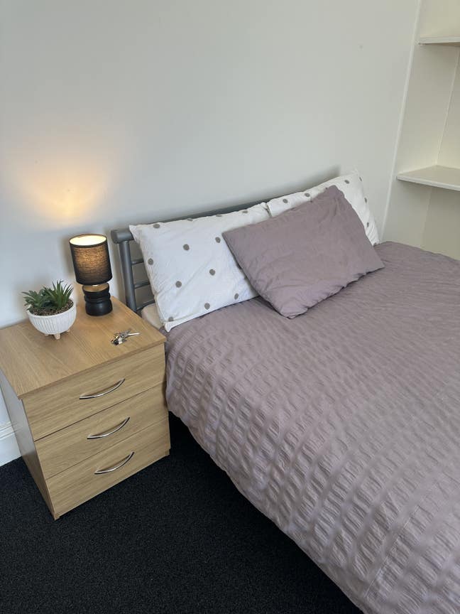 Room to let opposite Sunderland Hospital in SR4 Main Photo