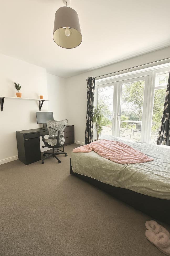 &pound;735 Ground Floor Double room - private EnSuite Main Photo
