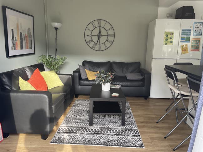 Gorgeous room - Perfect for Whiteley Main Photo