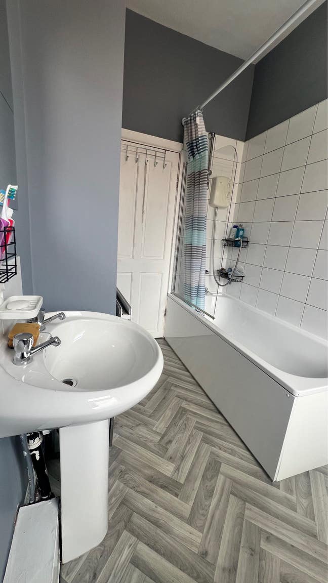 Room for rent  available 13th December 2025 Main Photo