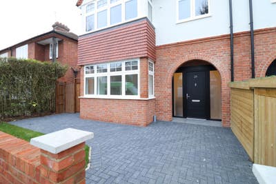Enfield En Suite – The One for You. Main Photo