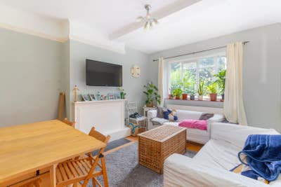 Three Double Bedroom Flat - Fairfield Drive SW18 Main Photo